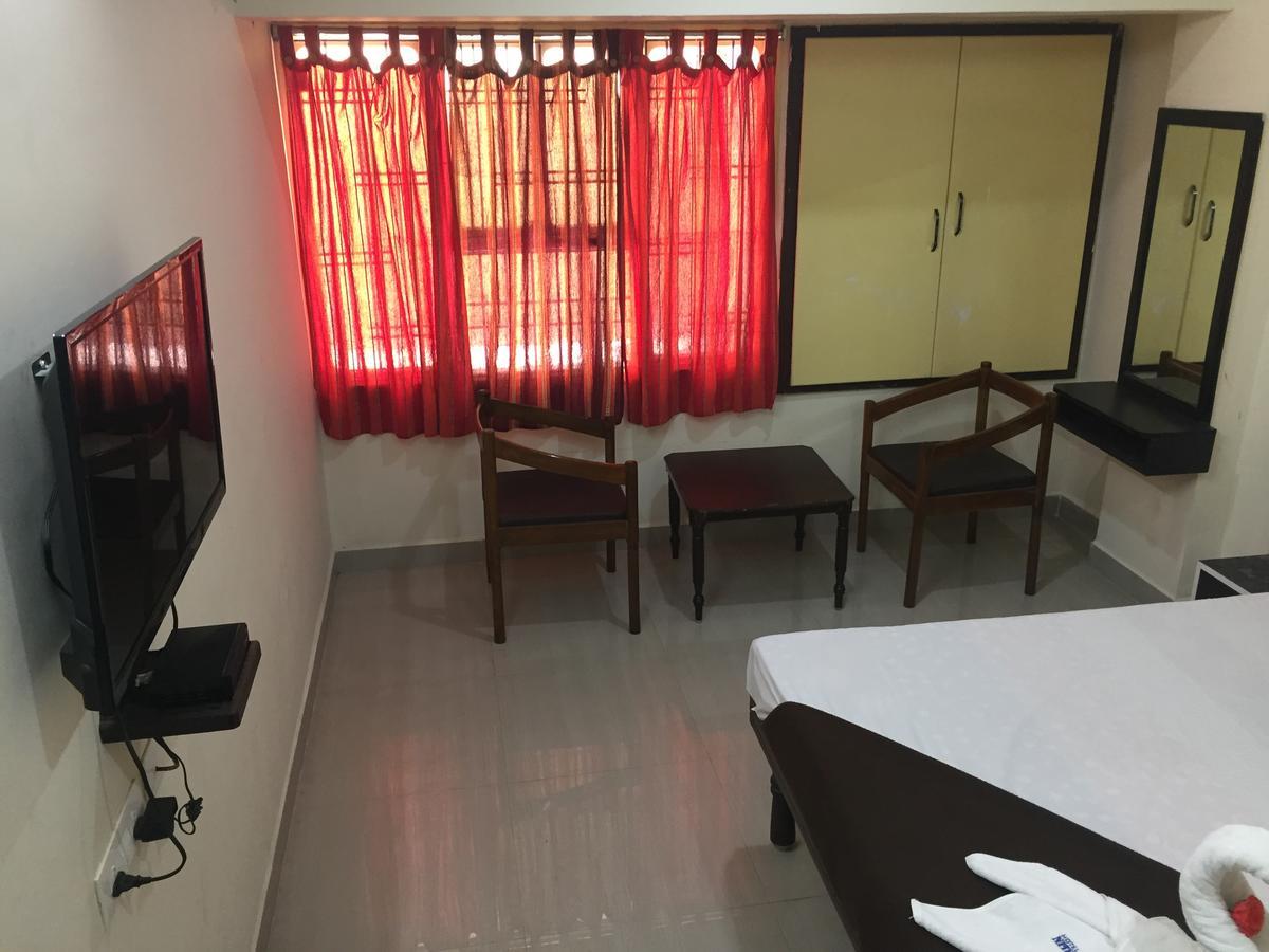 Hotel Nithin Krishna 티루파티 외부 사진
